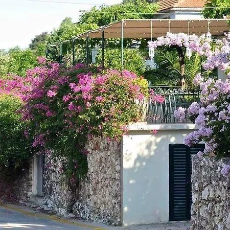 Konstantinas House, A Touch Of Nature & Sea * Ferendinata