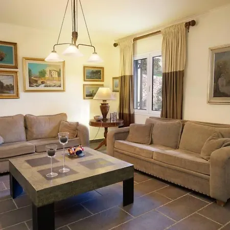 Casa vacanze Konstantinas House, A Touch Of Nature & Sea