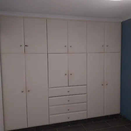 Vakantiehuis Konstantinas House, A Touch Of Nature & Sea